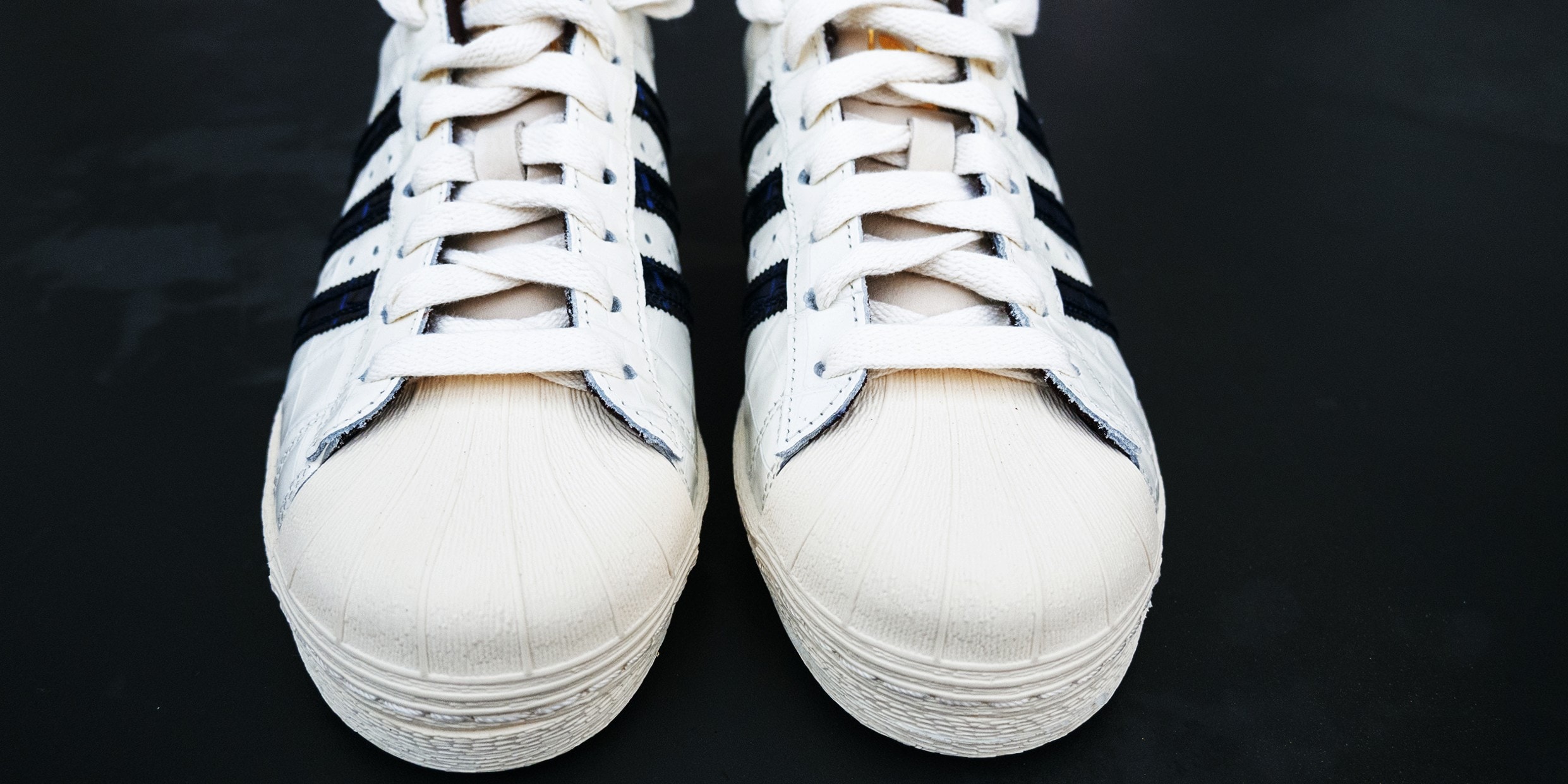 The Adidas Superstar by fashion designer Wales Bonner is available at Galaxus Galaxus